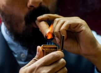 How to smoke a cigar?
